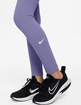 Malla regular Nike compresión baja para niña