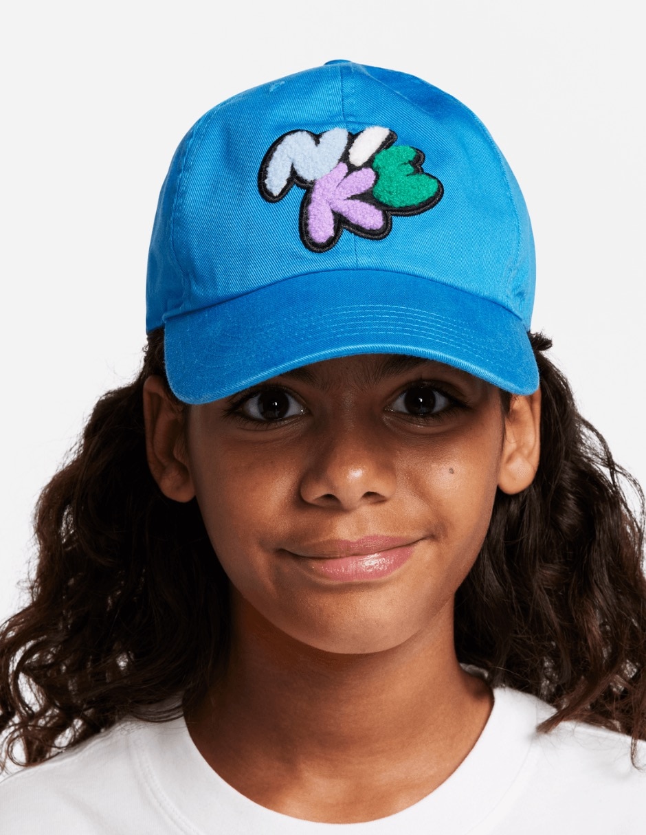 Gorra con visera curva hebilla infantil Gorra con visera curva hebilla infantil