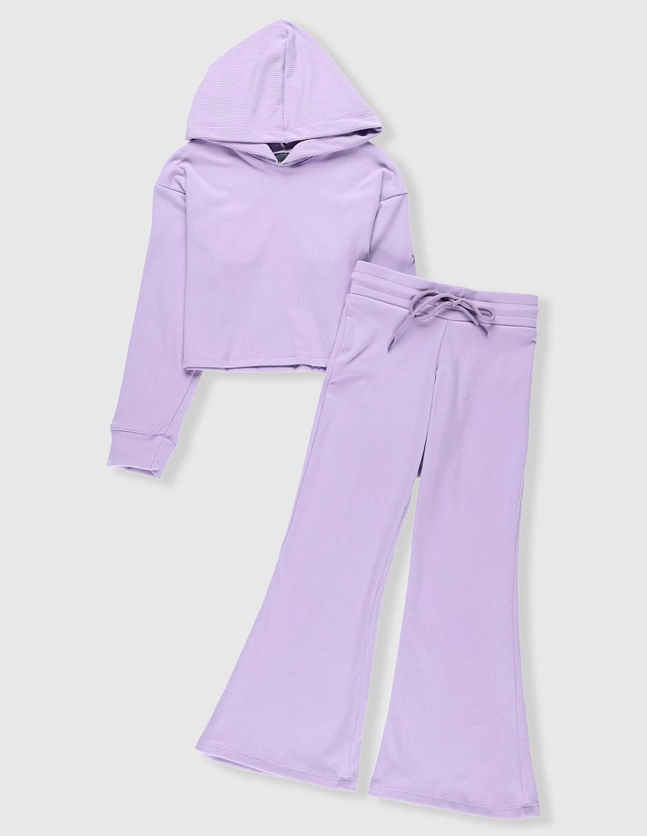 Conjunto deportivo regular con agujeta para niña Conjunto deportivo regular con agujeta para niña